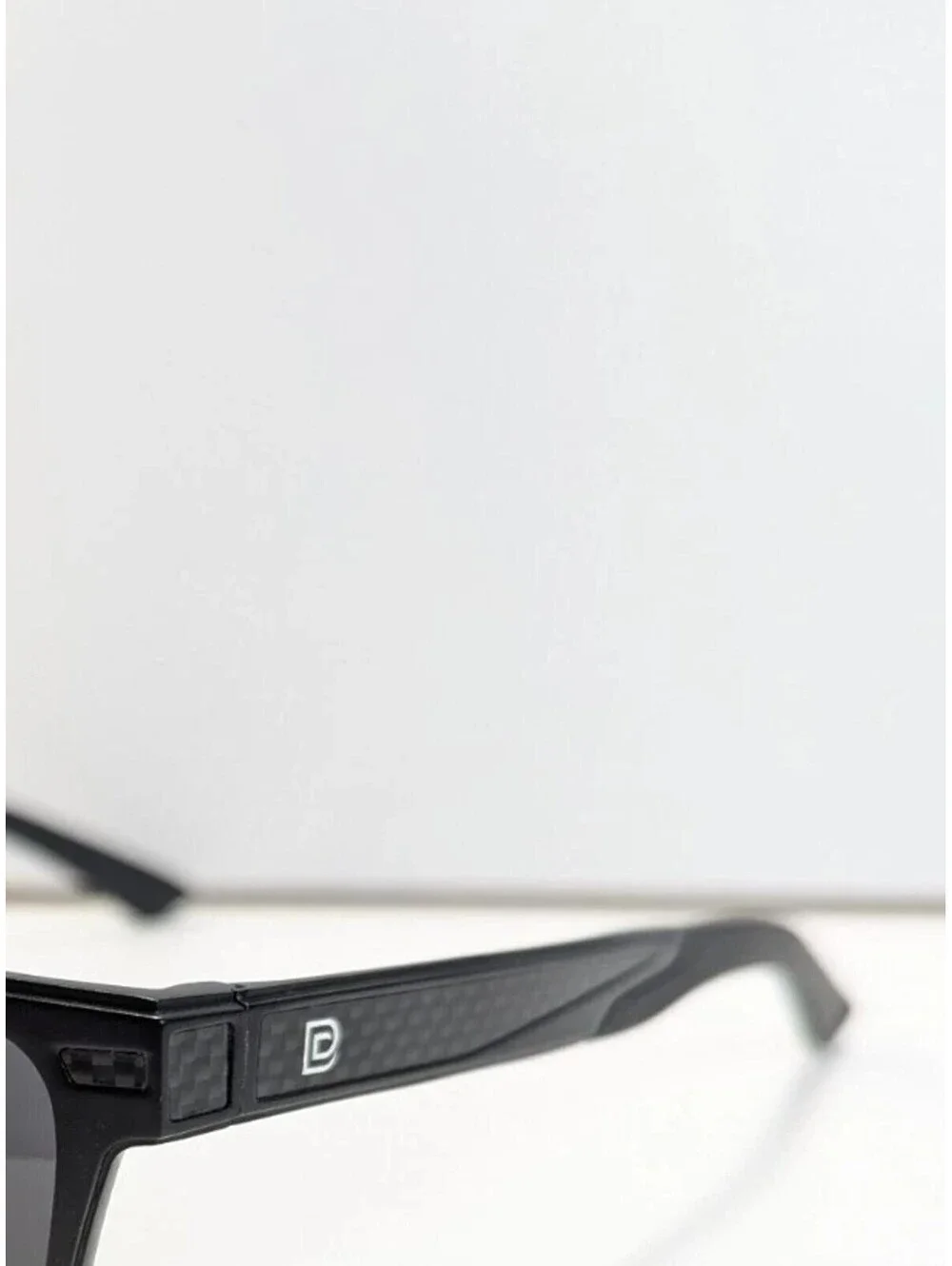 DUCO DC8207 CAT.3 Men's Carbon Fiber Temple Polarized Classic Black Sunglasses